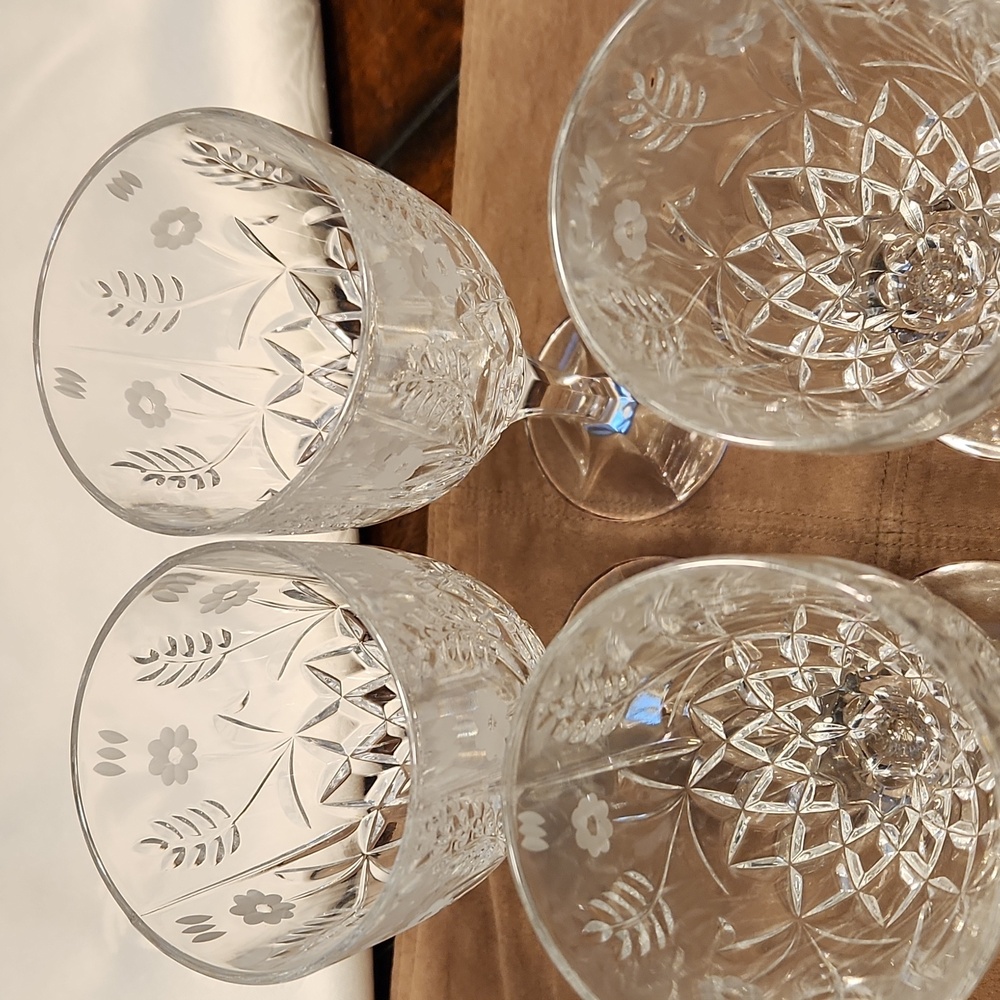 Elegant Godinger Crystal Wine Glass Set of 4 - Picture 2 of 5